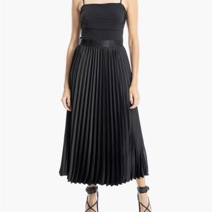 Elegant Black Pleated Plisse Skirt Dress